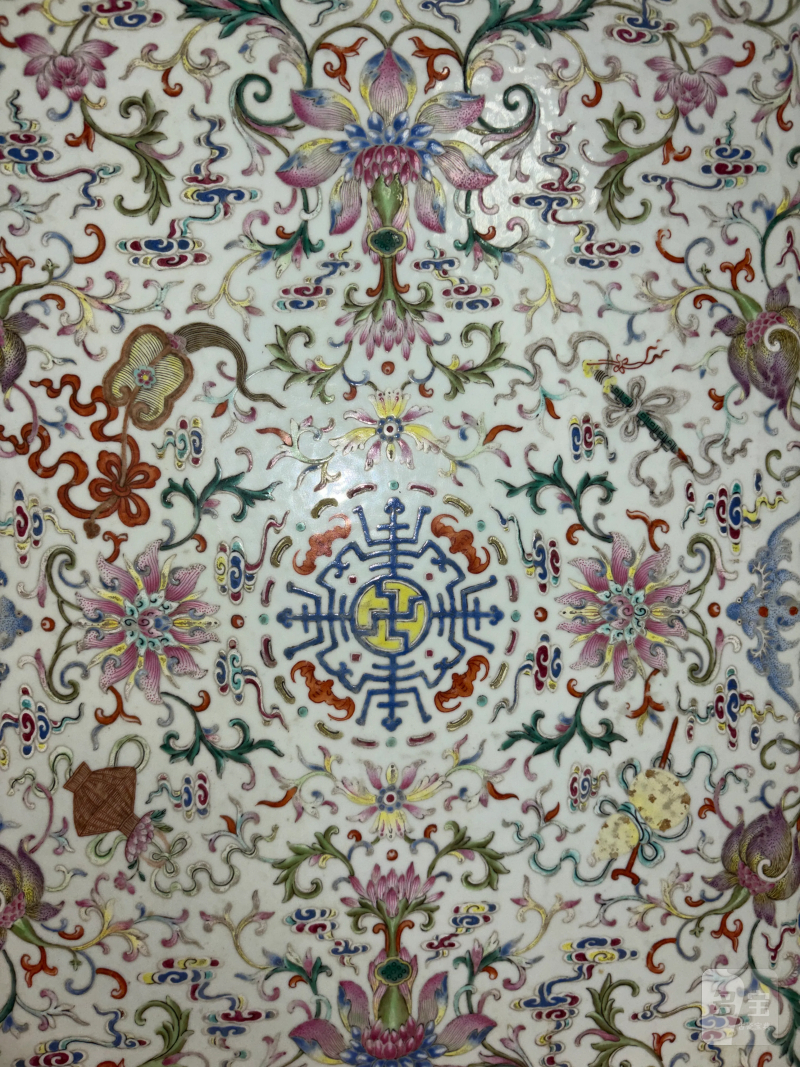 清乾隆 洋彩蕃莲纹瓷板（原装清宫描金挂框） - 图5